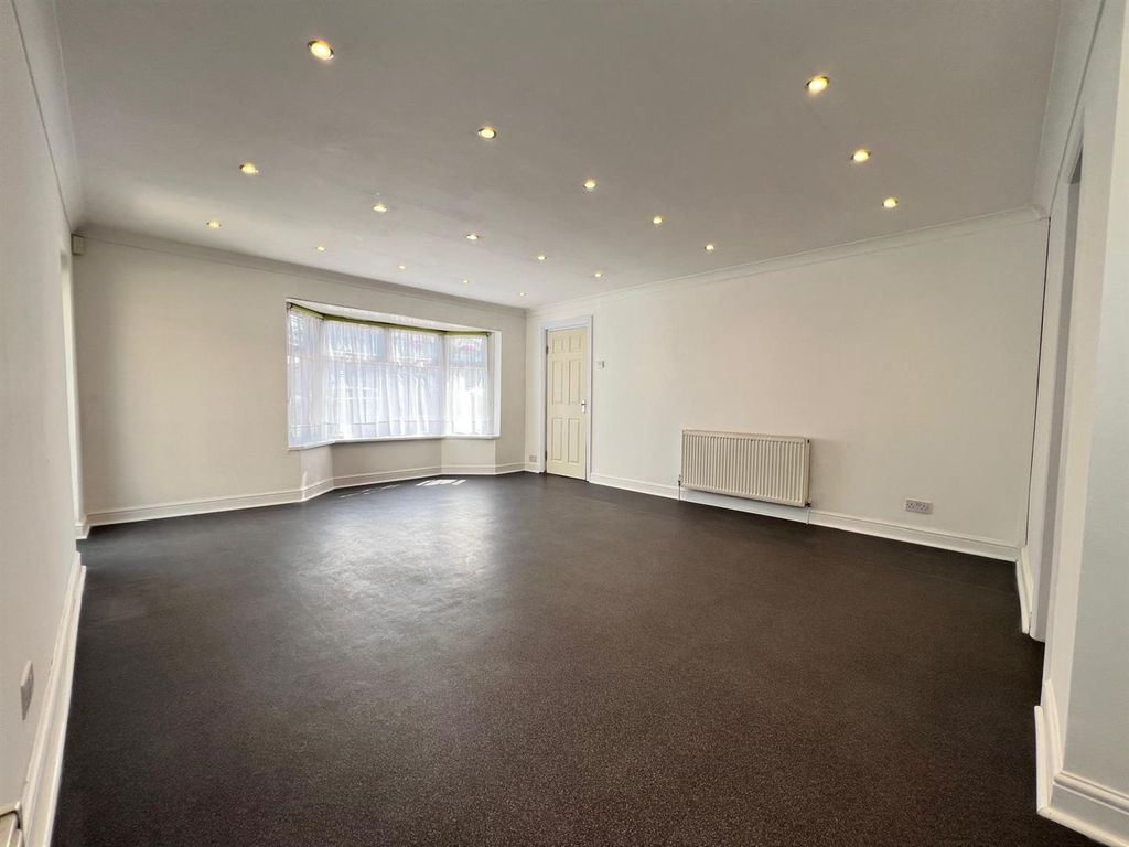 Property photo 2 of 14 02.Jpg