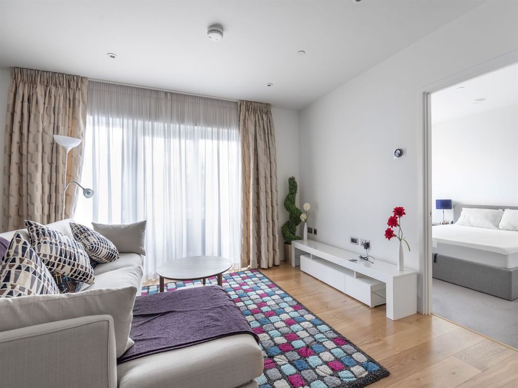 Property photo 3 of 12 Reception