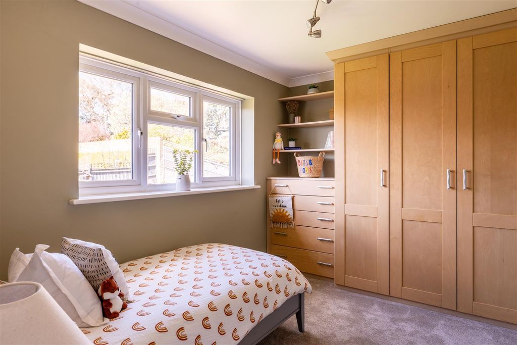 Additional image 32 of 4 bed detached house for saleBeaufort Close, Reigate RH2