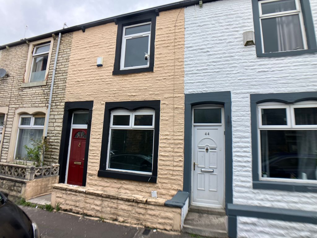 Property photo 1 of 8