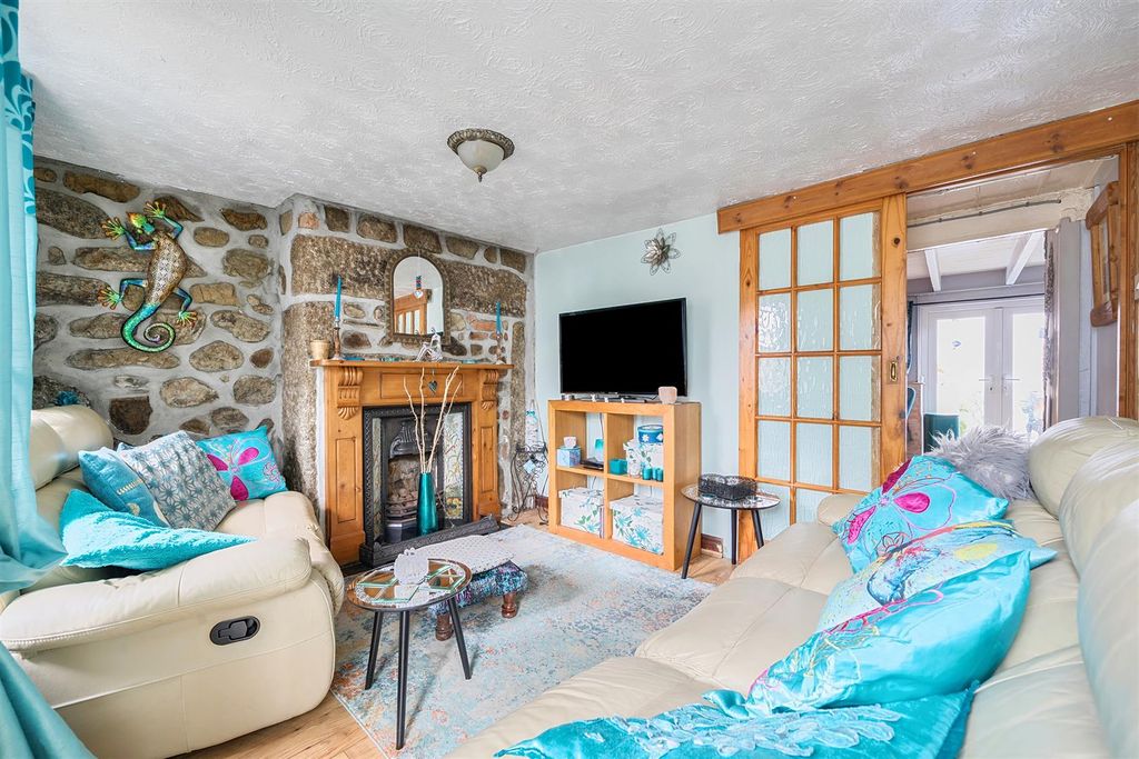 Property photo 3 of 25