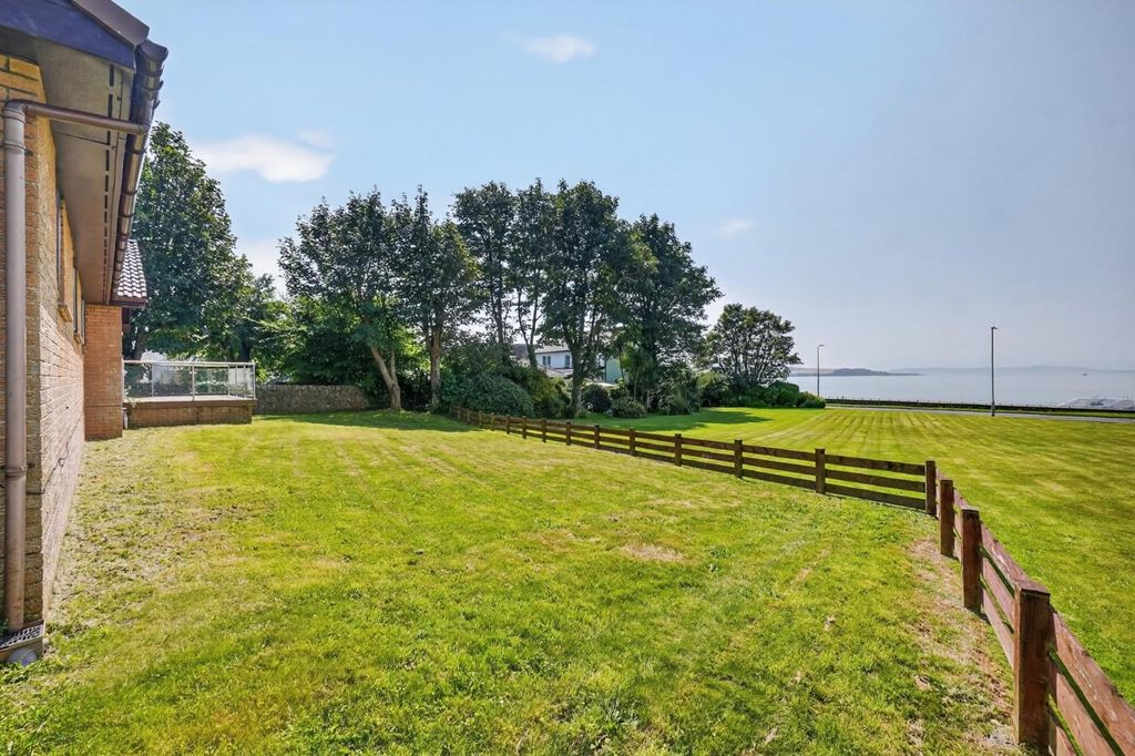 Property photo 2 of 23 4 Holmwood Court_ (25).Jpg