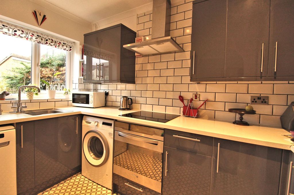 Property photo 3 of 11