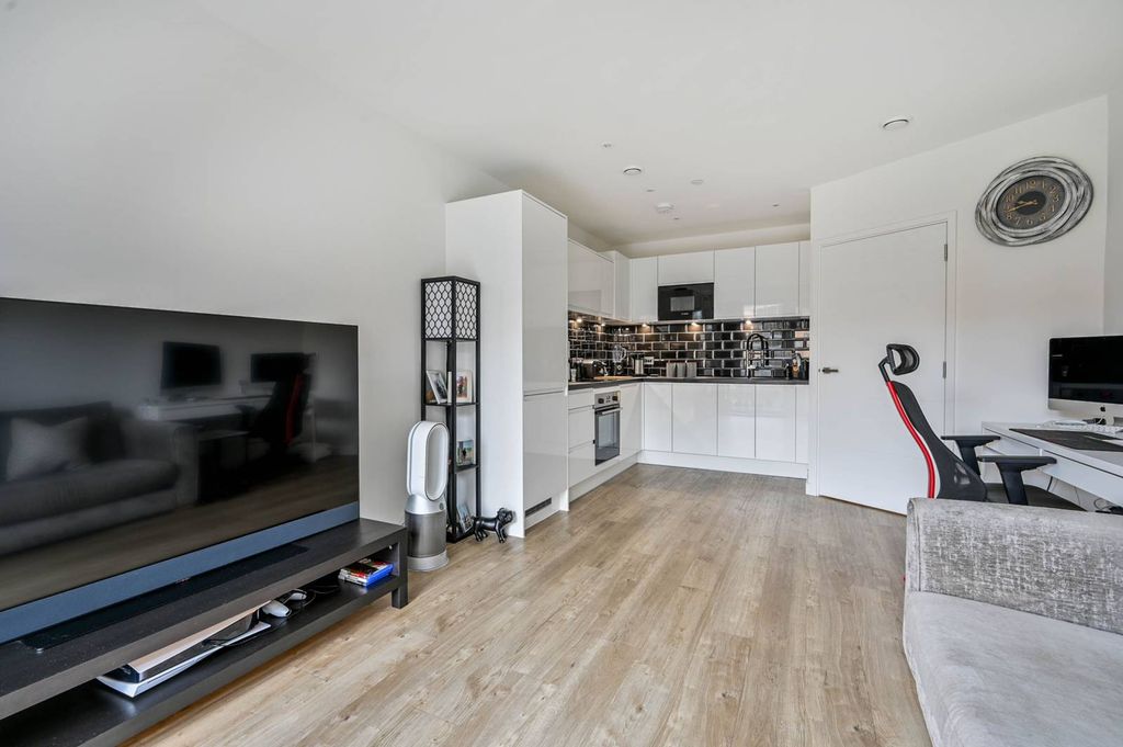 Property photo 2 of 12