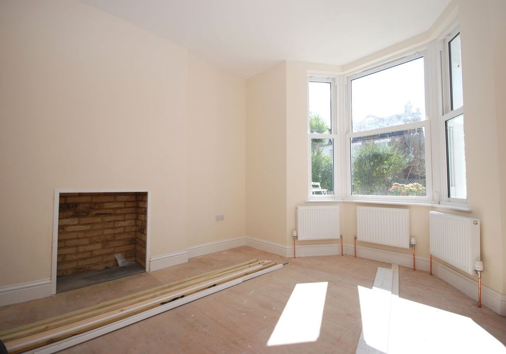 Property photo 3 of 4