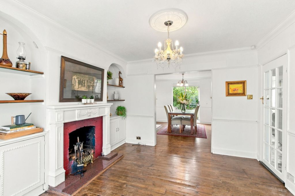 Property photo 2 of 21