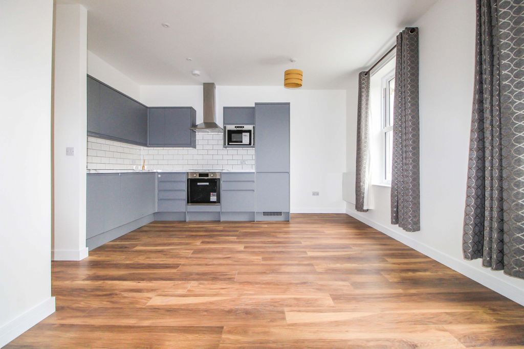 Property photo 3 of 17 Gallery