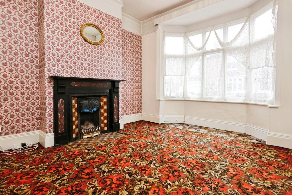 Property photo 2 of 21 Pbox-Img.Jpg