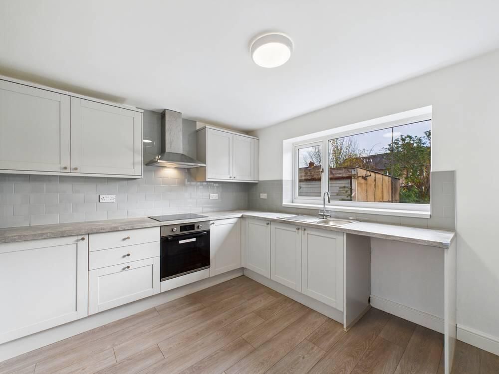 Property photo 2 of 18 Kitchen