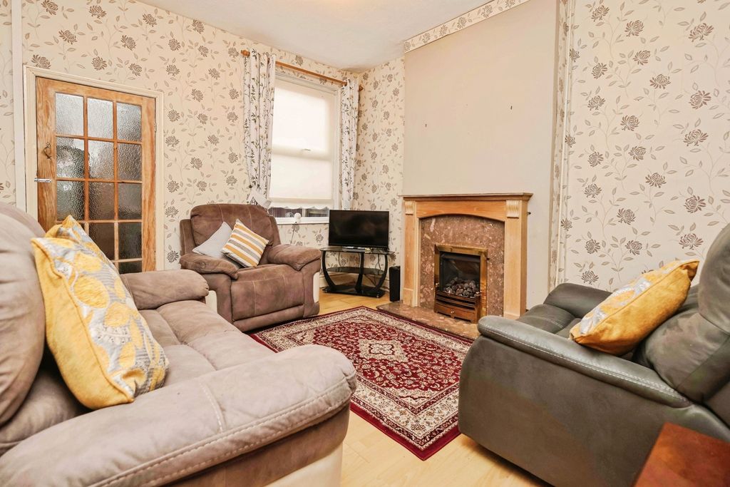 Property photo 3 of 15 Pbox-Img.Jpg