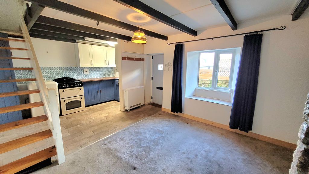 Property photo 2 of 7