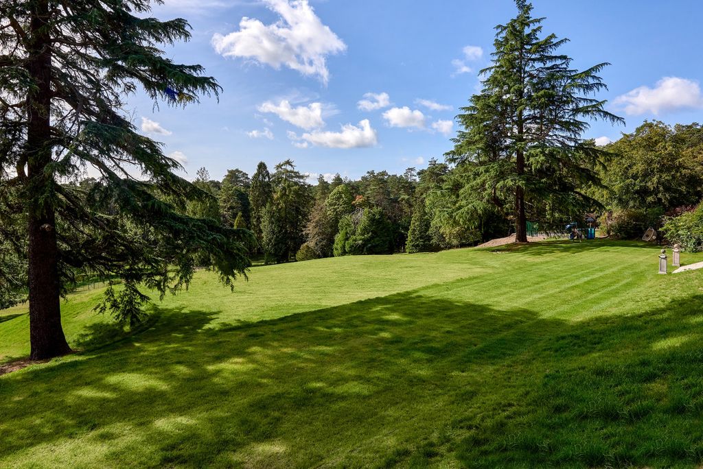 Additional image 26 of 7 bed country house for saleFarnham, Surrey GU10