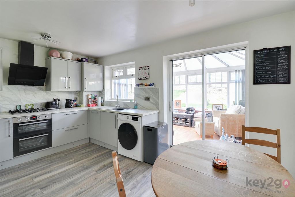 Property photo 3 of 23 Img_1167-Img_1169.Jpg