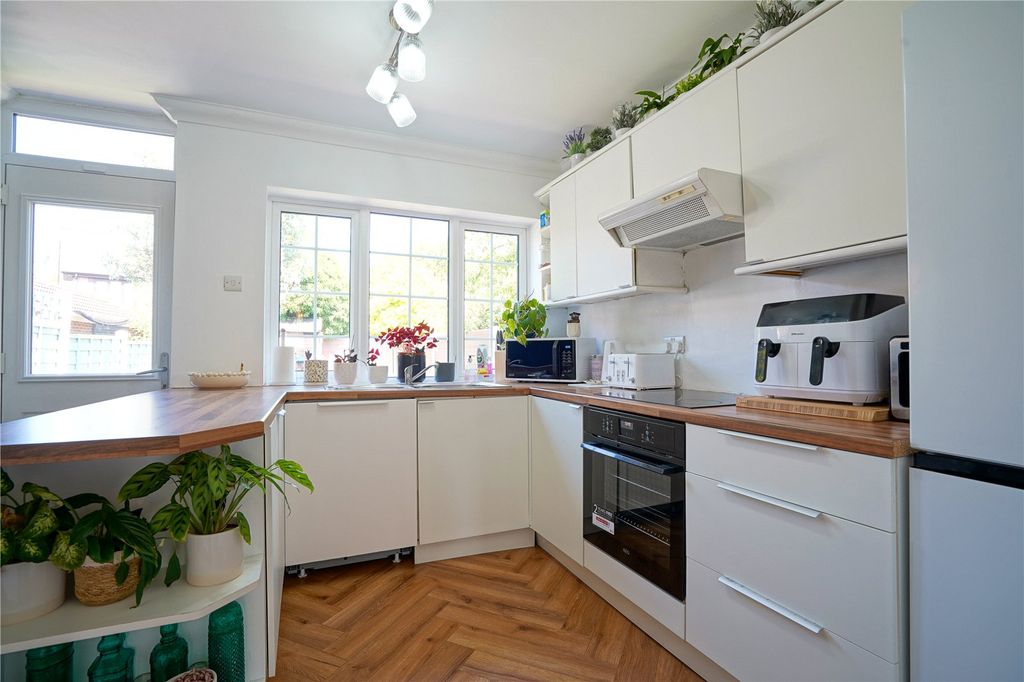 Property photo 3 of 17 Picture No. 11