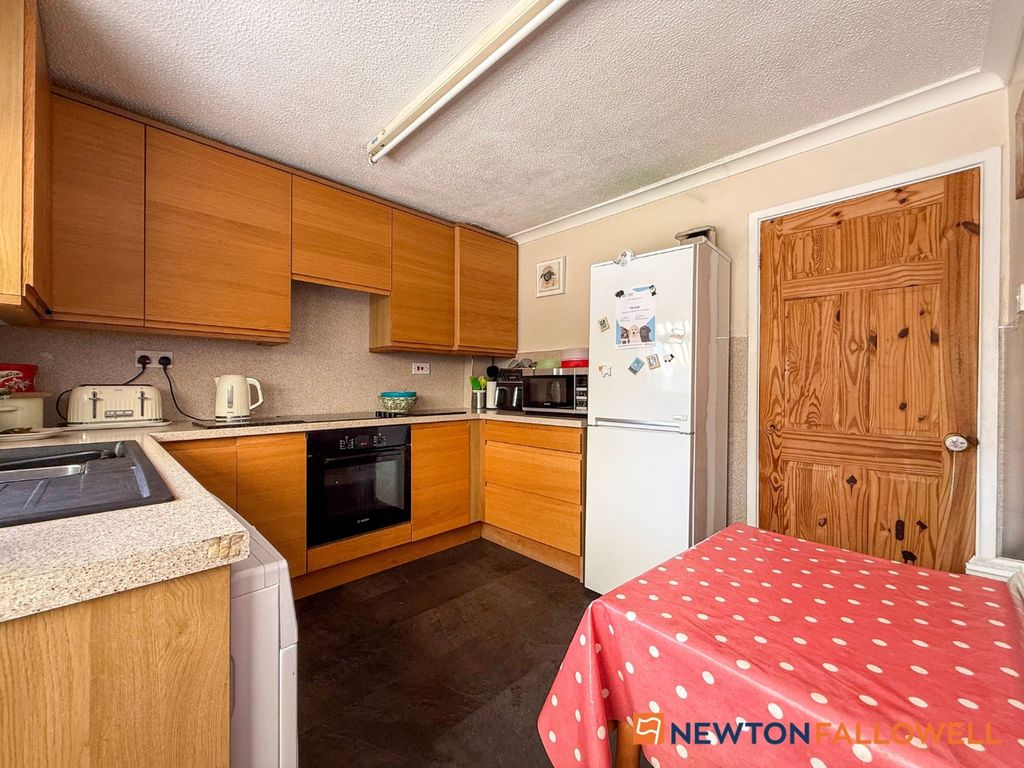 Property photo 2 of 16 Kitchen 1