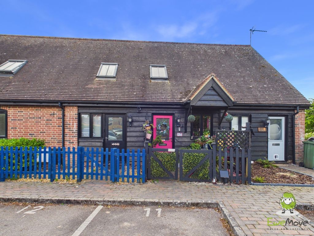 Property photo 1 of 15 Ewemove Estate Agents Basingstoke