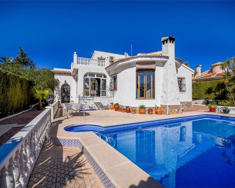 Property photo 1 of 50
