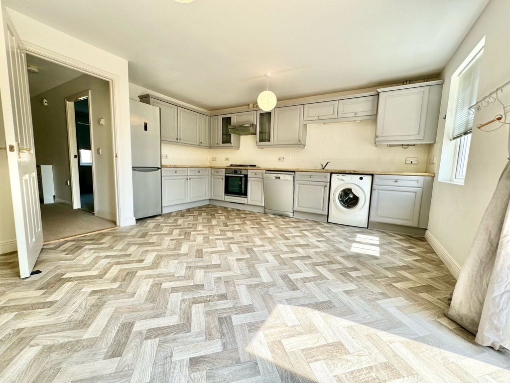 Property photo 2 of 21 Picture No. 16