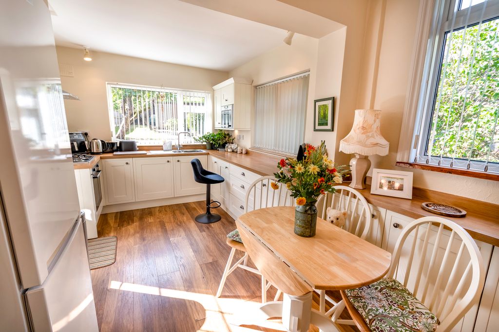 Property photo 2 of 25 Dsc_9142-Edit