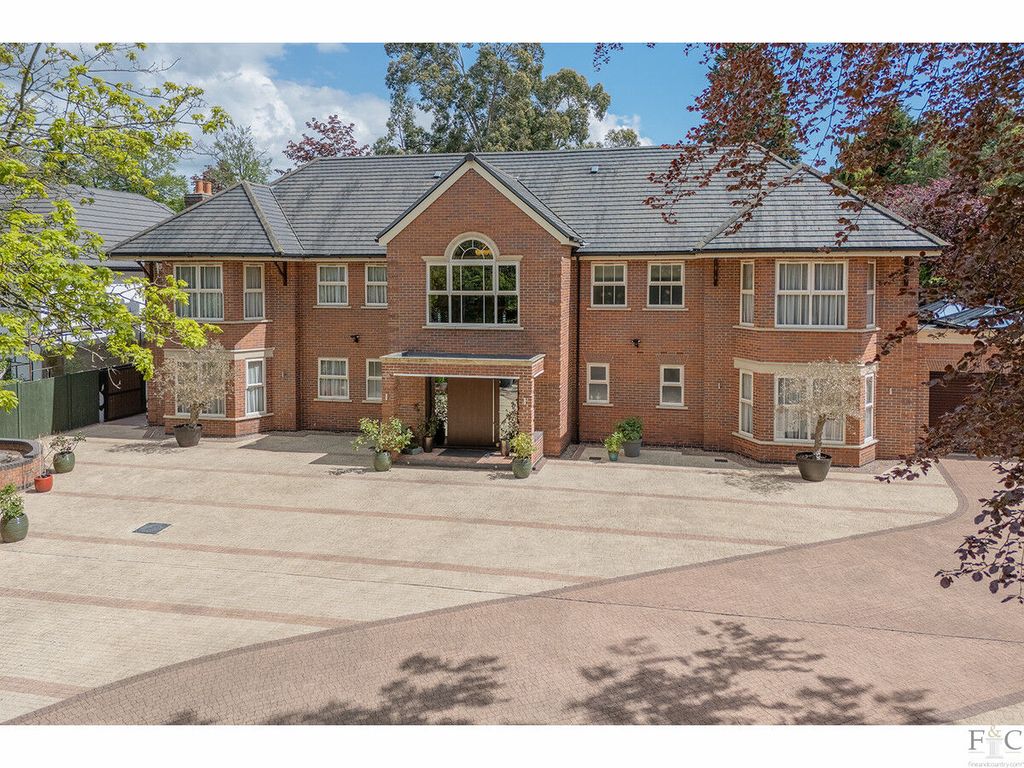 Property photo 1 of 34