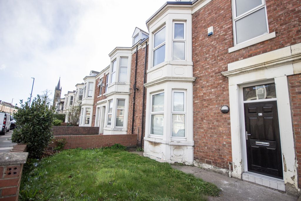 Property photo 1 of 20 Front 2