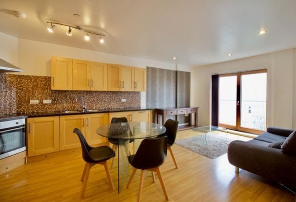 Property photo 3 of 10 Kitchen