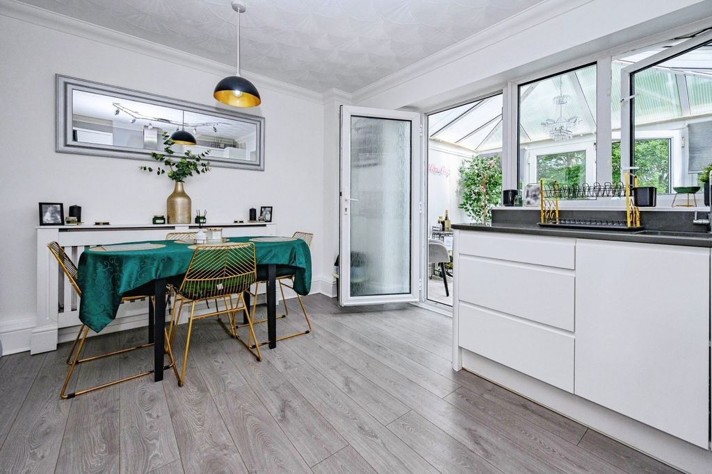 Property photo 2 of 17 43Ninian-2364