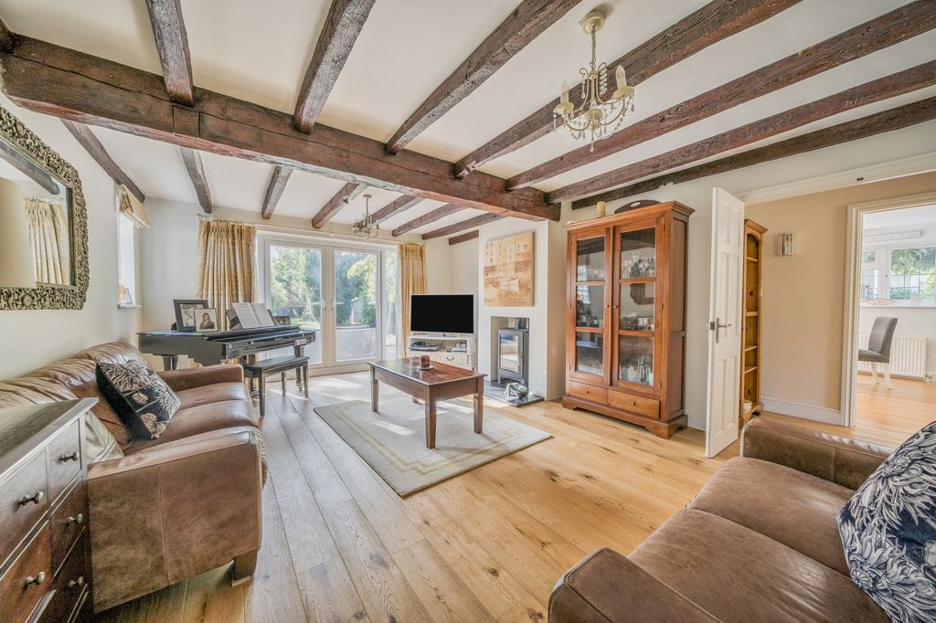 Property photo 2 of 18
