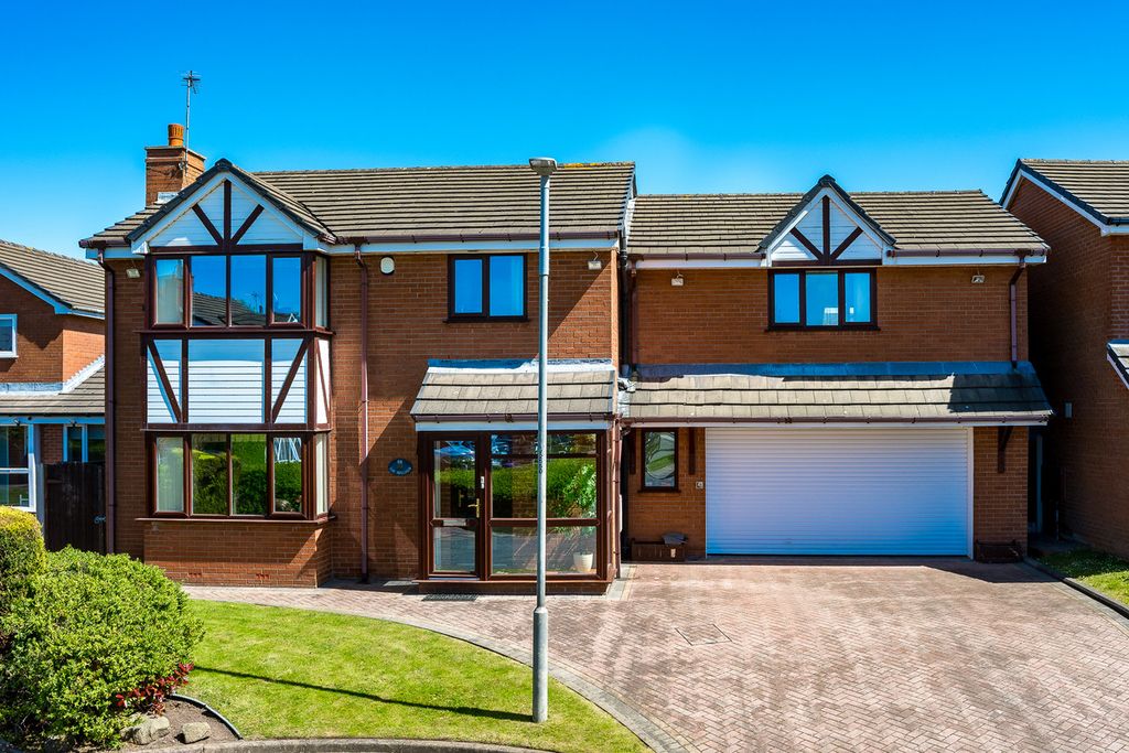 Property photo 1 of 18