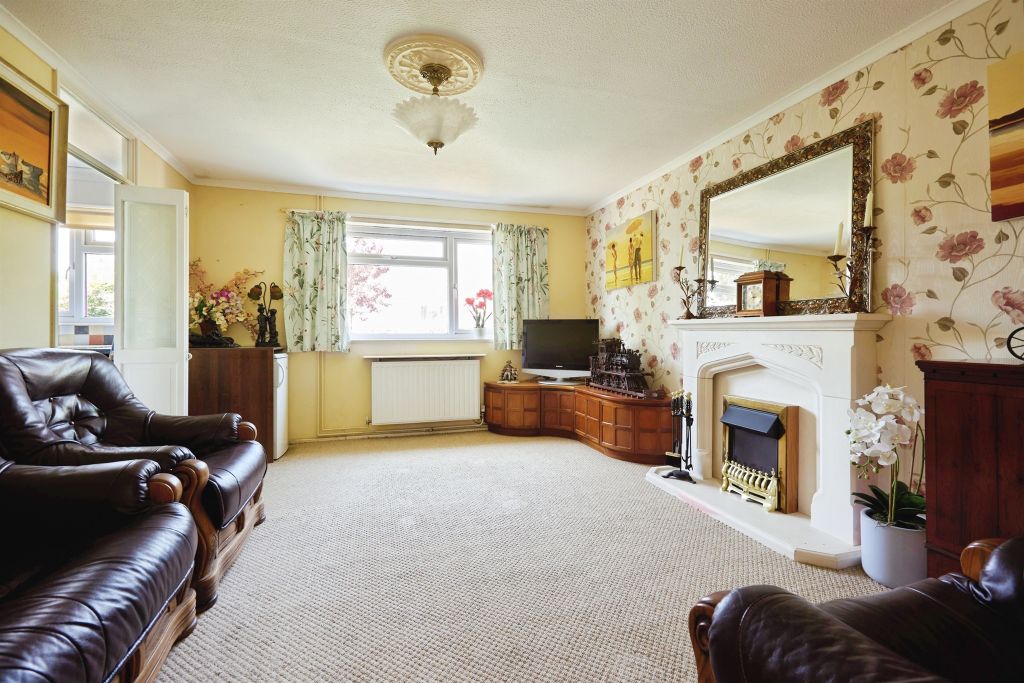 Property photo 3 of 17