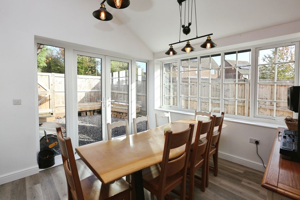 Property photo 3 of 20 Pbox-Img.Jpg