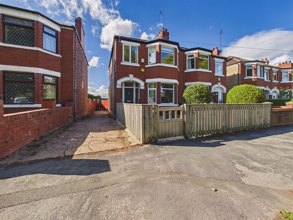 Property photo 1 of 12 Cam05193G0-Pr0205-Still002.Jpg