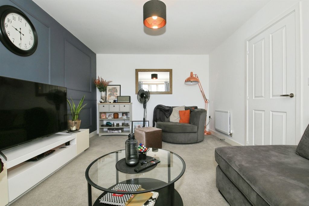 Property photo 3 of 20