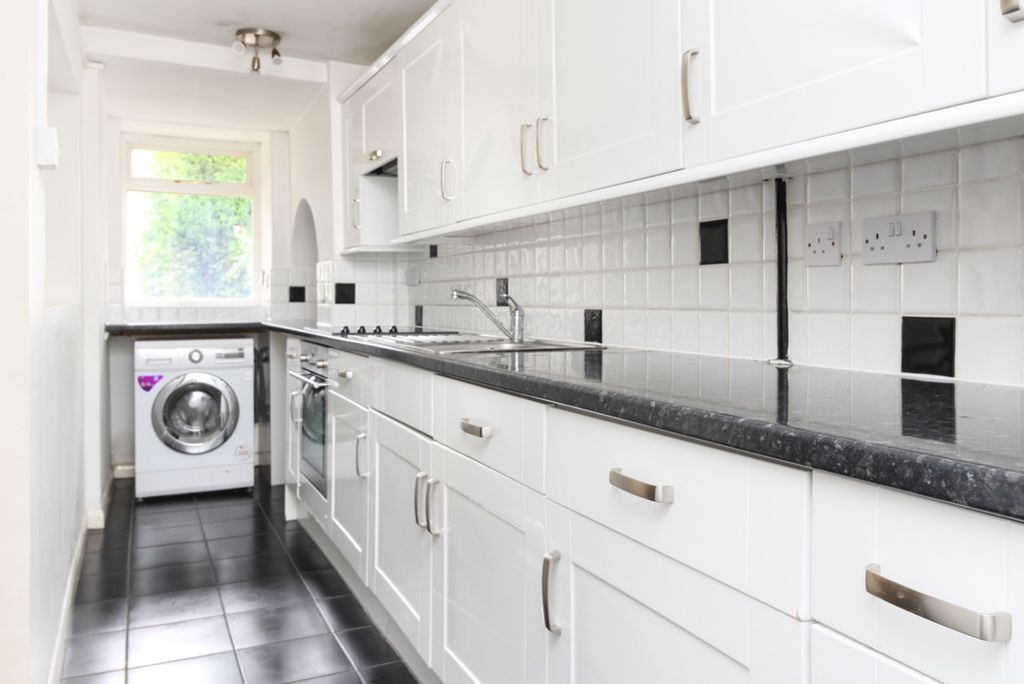 Property photo 3 of 7 966164