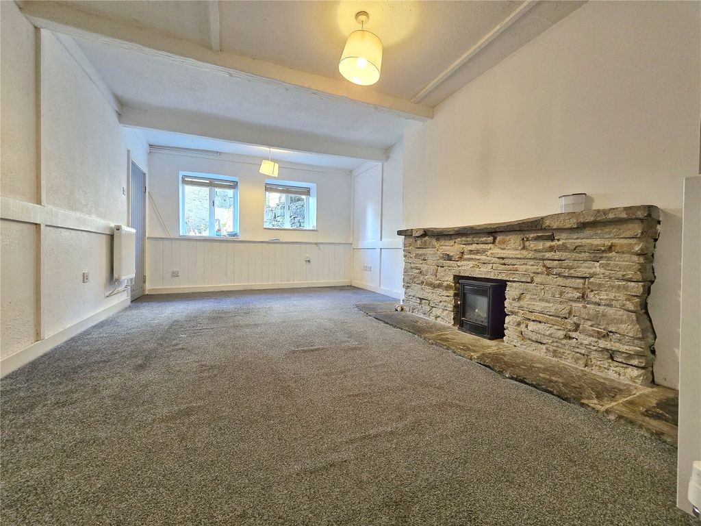Property photo 2 of 11 Lounge