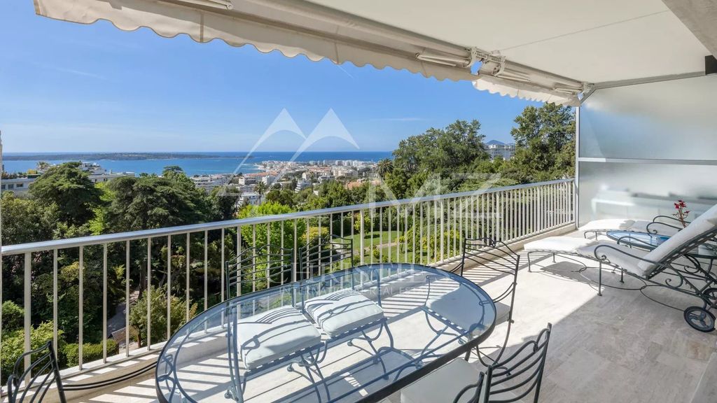 Property photo 1 of 16 Superb Apartment In A Luxury Residence