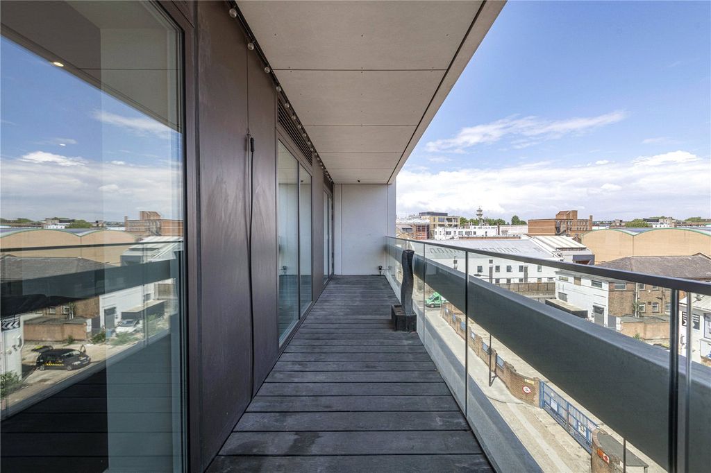 Property photo 3 of 6