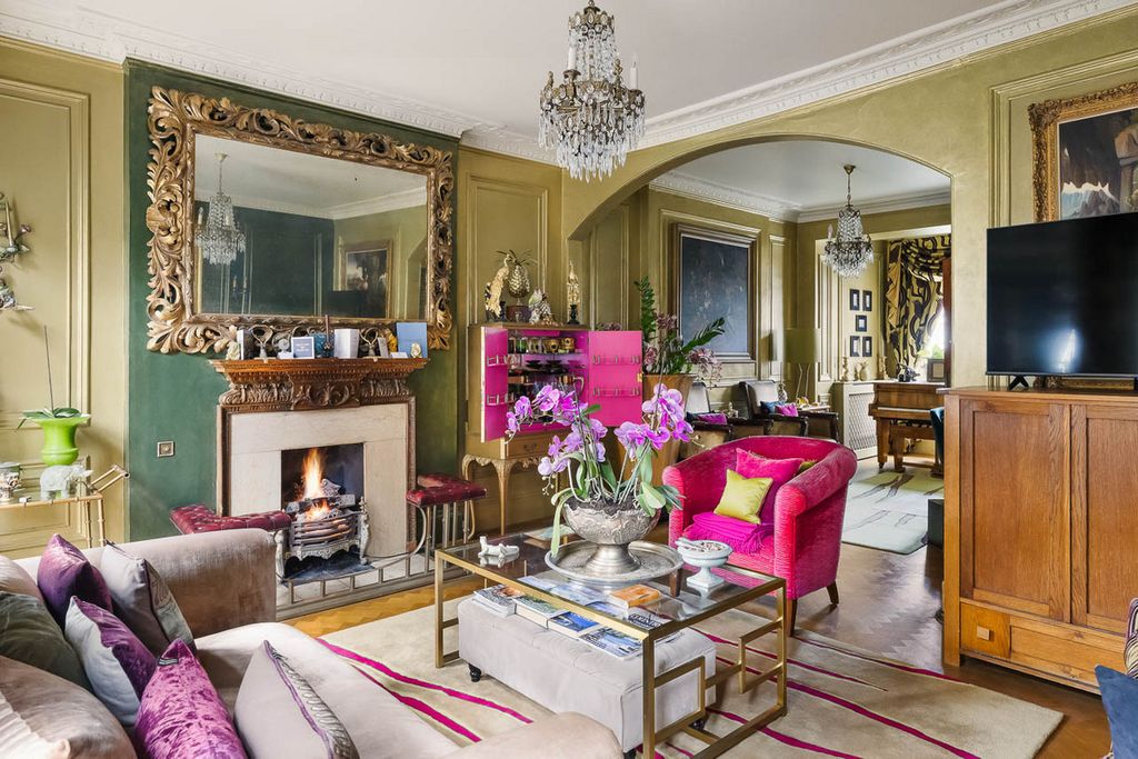 Property photo 2 of 11