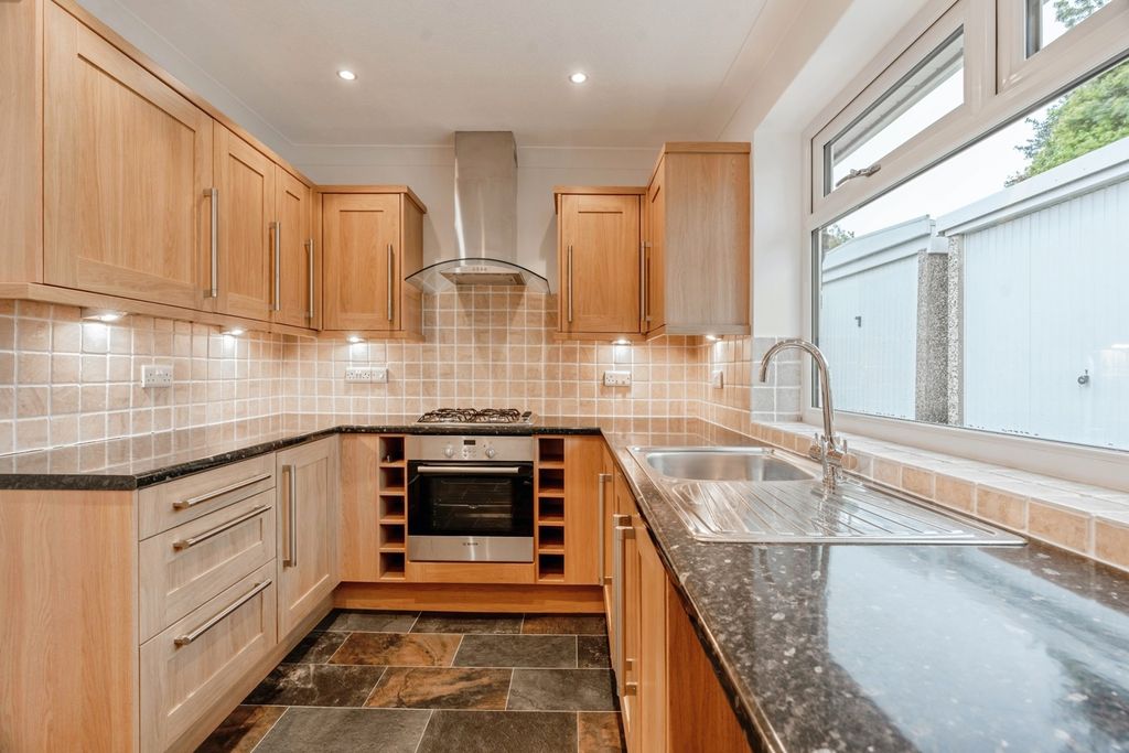 Property photo 3 of 20 Pbox-Img.Jpg