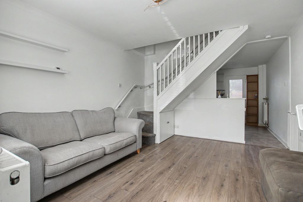 Property photo 3 of 12
