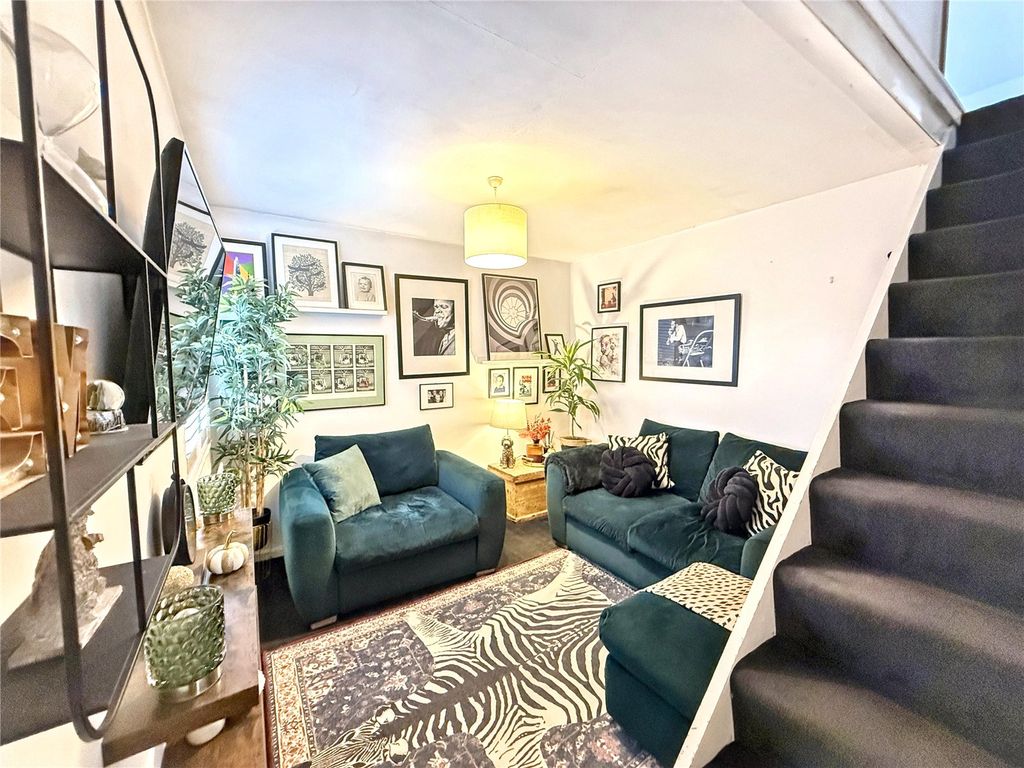 Property photo 3 of 30 Picture No. 09