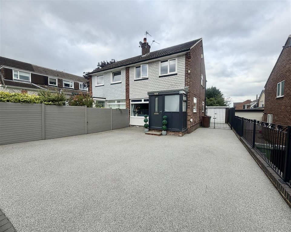 Property photo 1 of 31