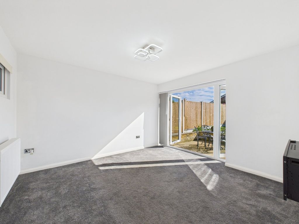 Property photo 2 of 23