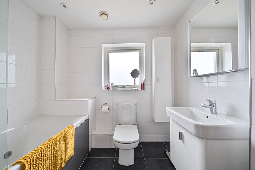 Additional image 19 of 4 bed detached house for saleKingsbury Street, Marlborough SN8