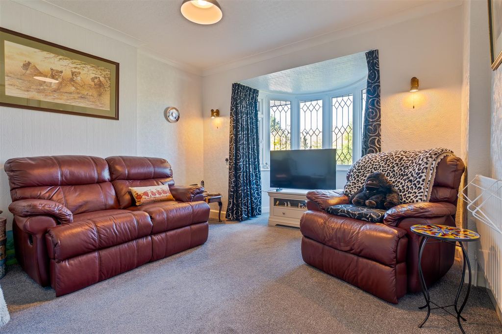 Property photo 3 of 22 Birling Road28.Jpg