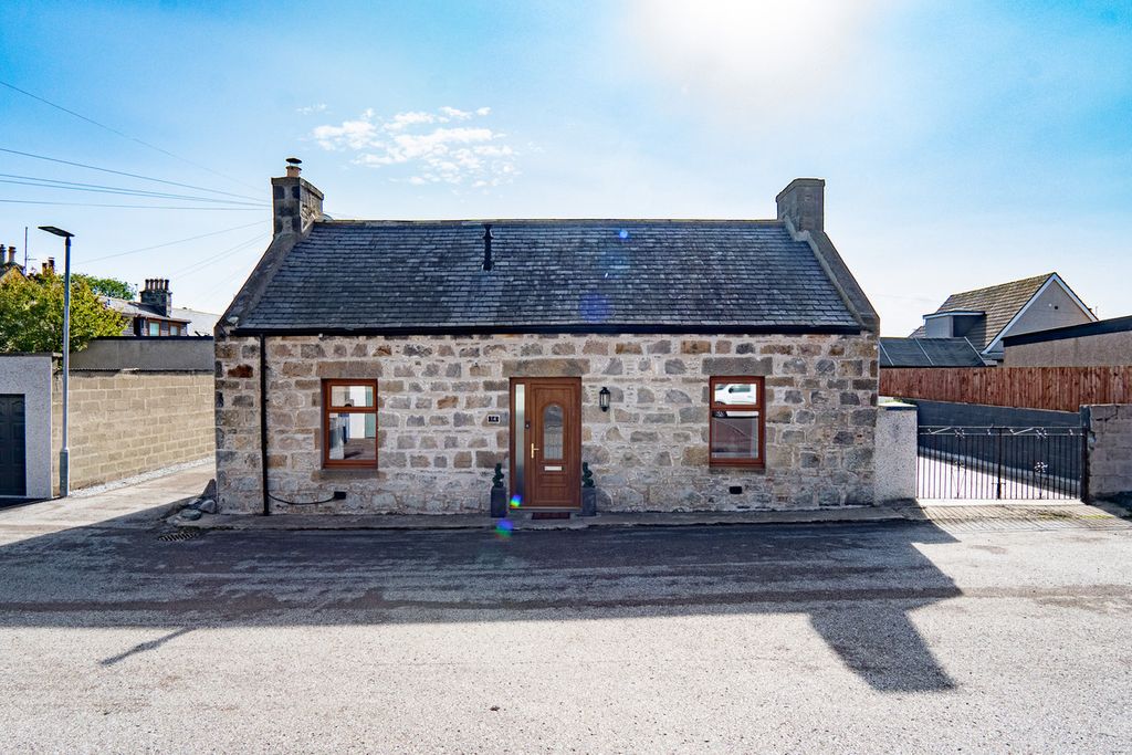 Property photo 1 of 38