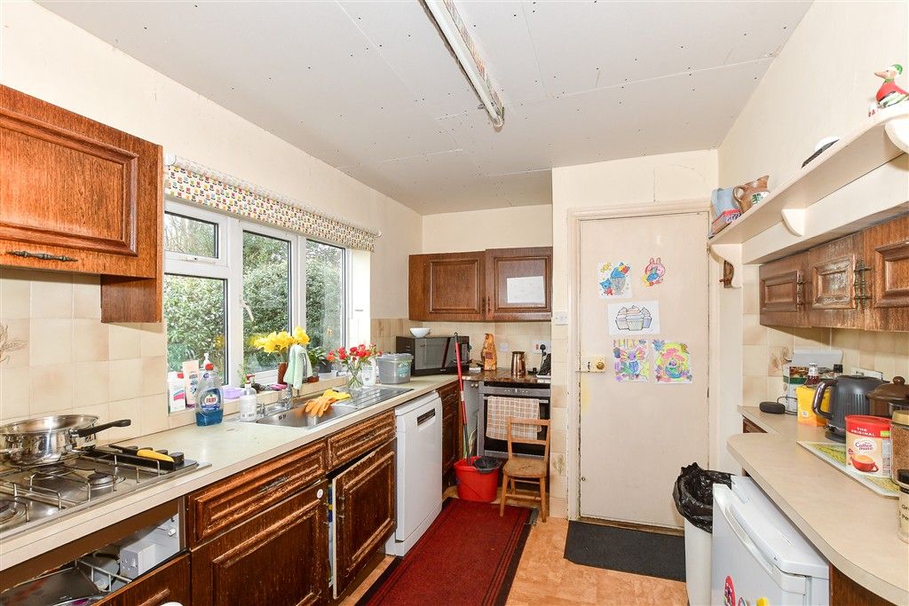 Property photo 2 of 17 Kitchen