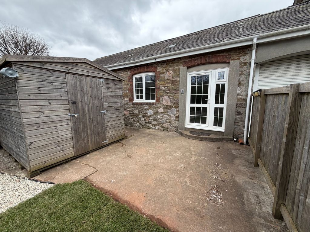 Property photo 2 of 11