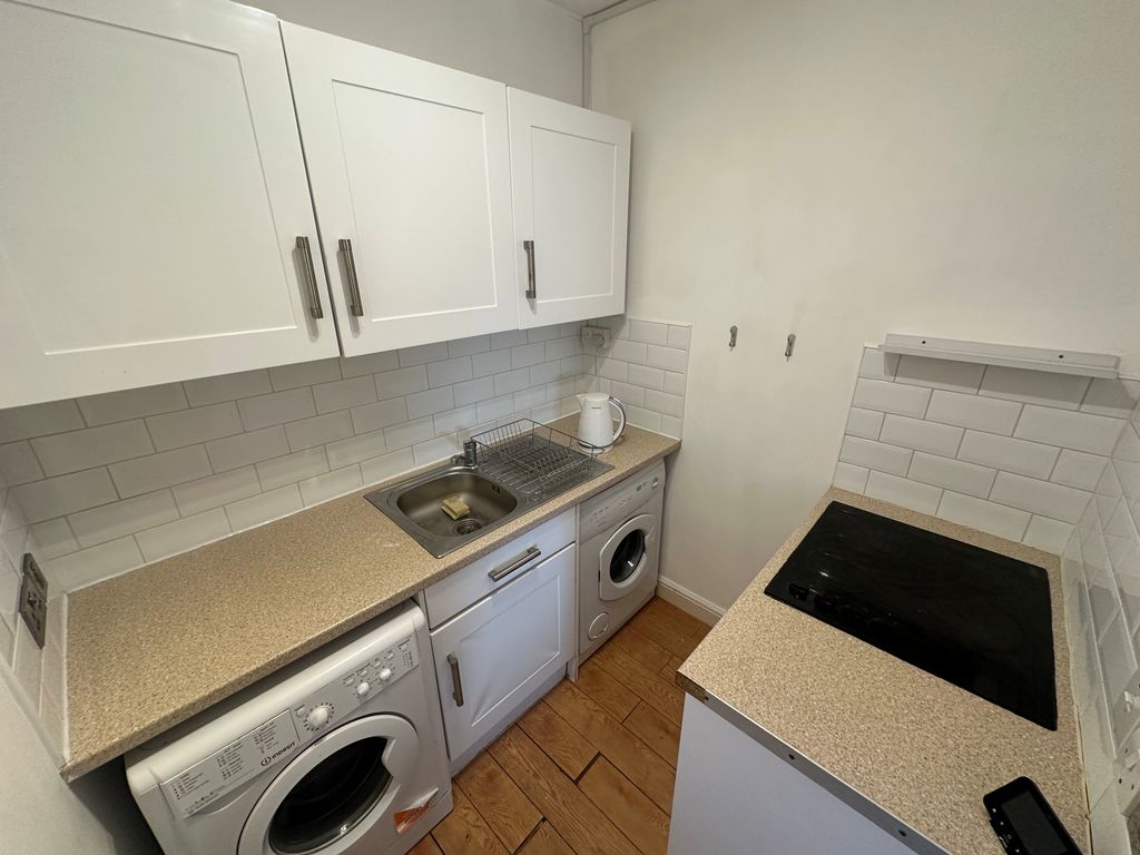 Property photo 2 of 4 Kitchen