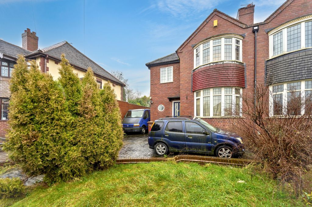 Property photo 2 of 18